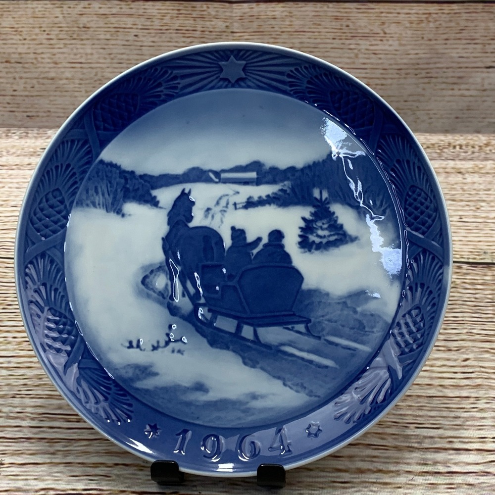 Royal Copenhagen 1964 Kai Lange 7" Plate Fetching The Christmas Tree Collectible